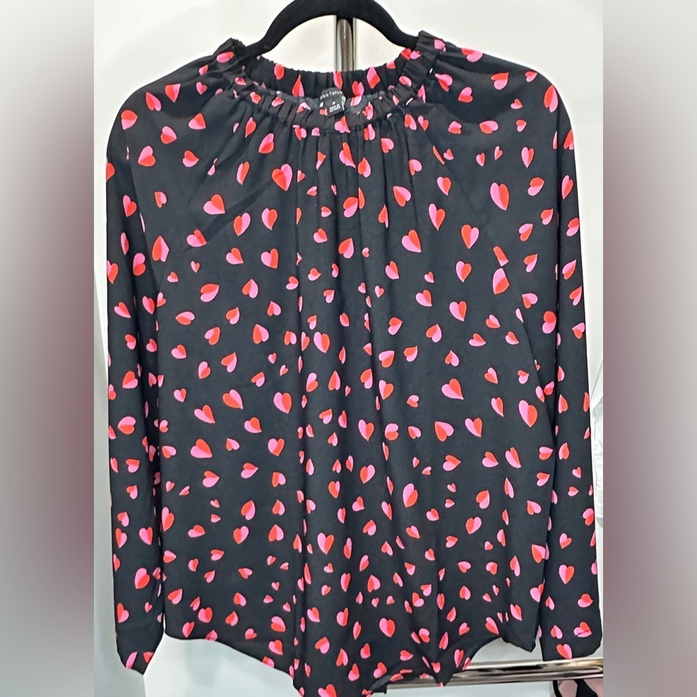 Ann Taylor Heart Print Blouse Women's Medium Long Sleeve Button Front Career Top
